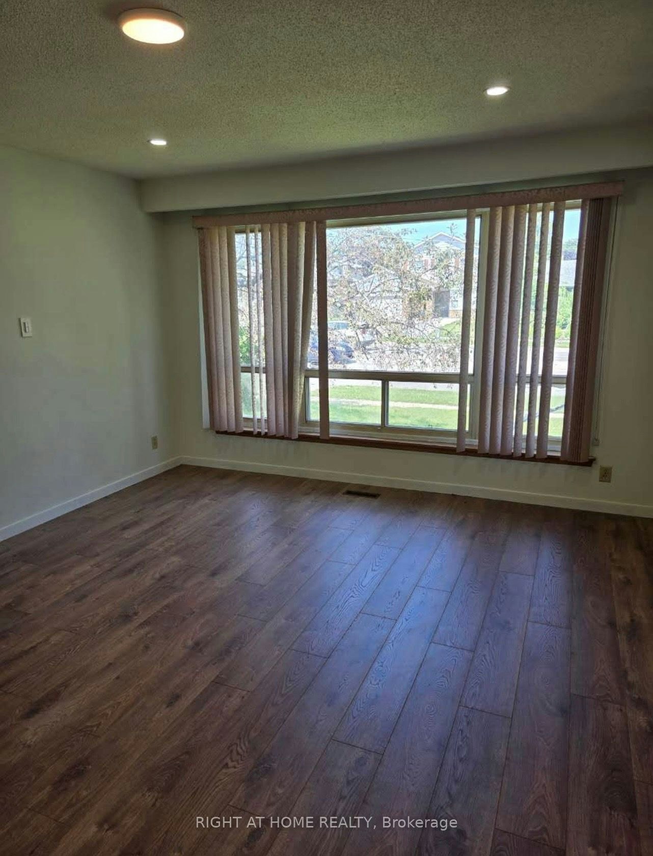 1010 Bloor Street, Mississauga, ON, L4Y 2N2 - 21
