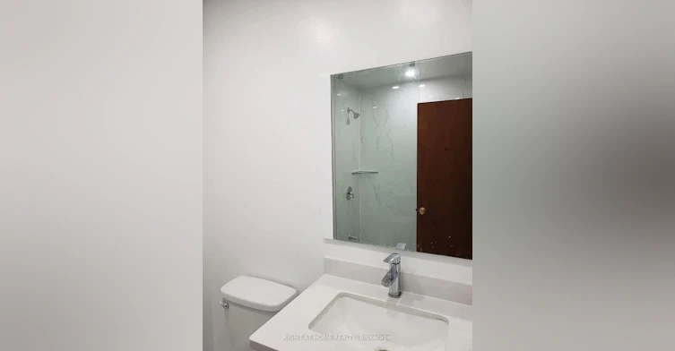 1010 Bloor Street, Mississauga, ON, L4Y 2N2 - 4