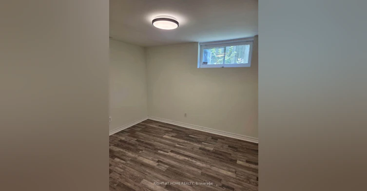 1010 Bloor Street, Mississauga, ON, L4Y 2N2 - 8