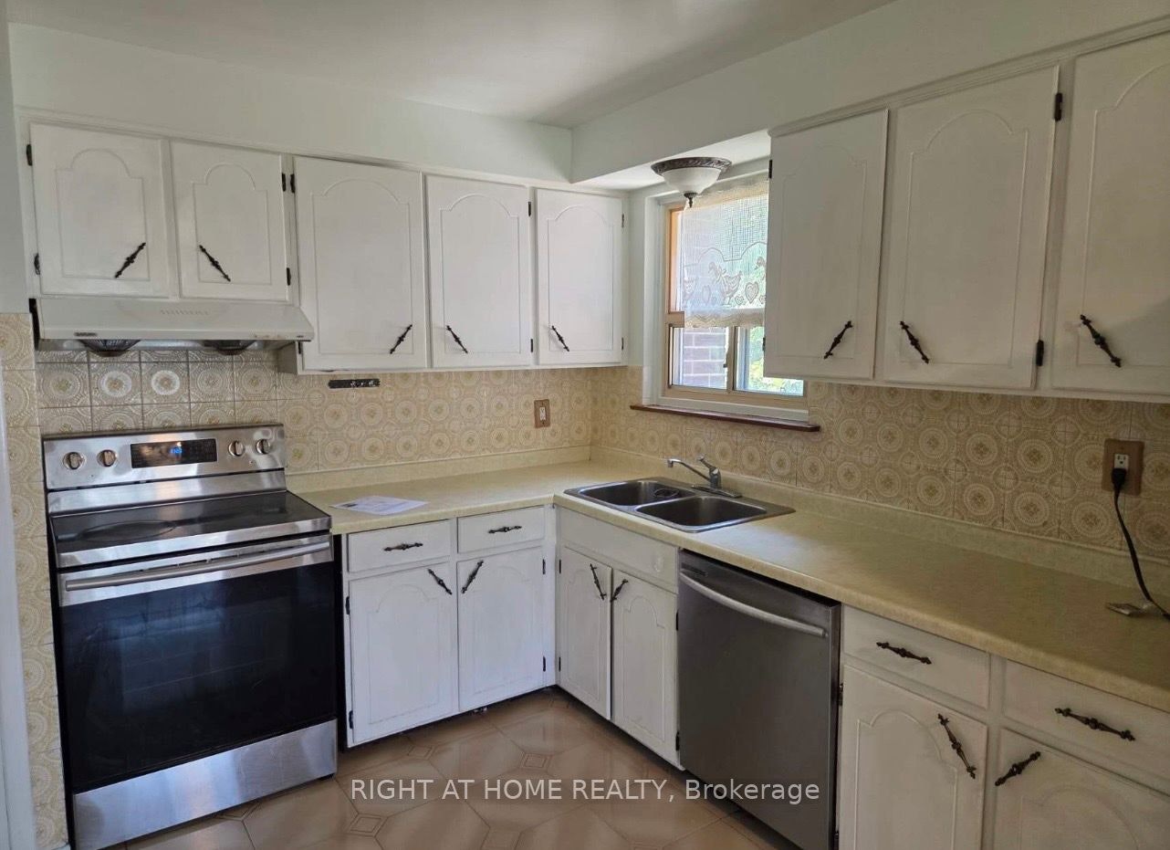 1010 Bloor Street, Mississauga, ON, L4Y 2N2 - 19
