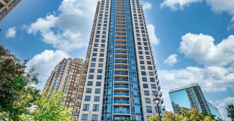 2208-330 Burnhamthorpe Road W, Mississauga, ON, L5B 0E1