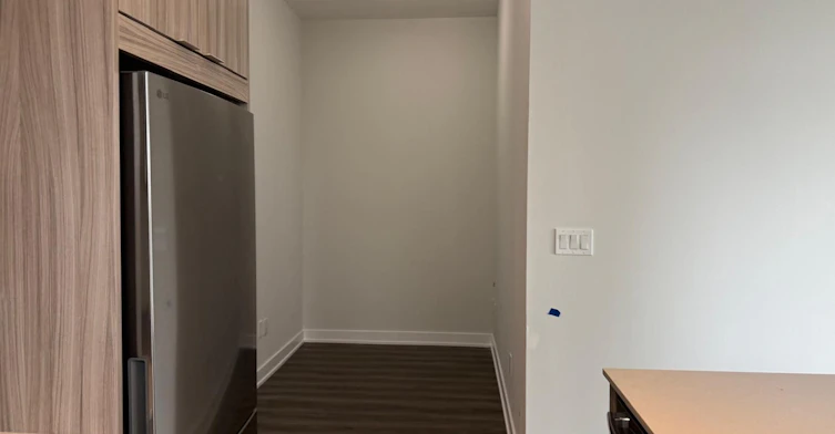 519-430 Square One Drive, Mississauga, ON, L5B 0L6 - 5