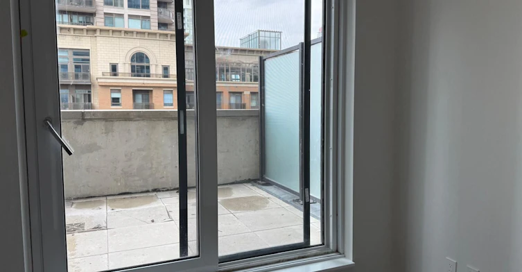 519-430 Square One Drive, Mississauga, ON, L5B 0L6 - 32