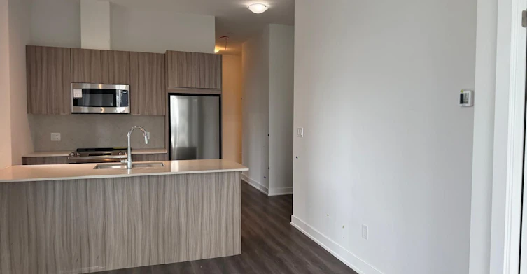 519-430 Square One Drive, Mississauga, ON, L5B 0L6 - 8