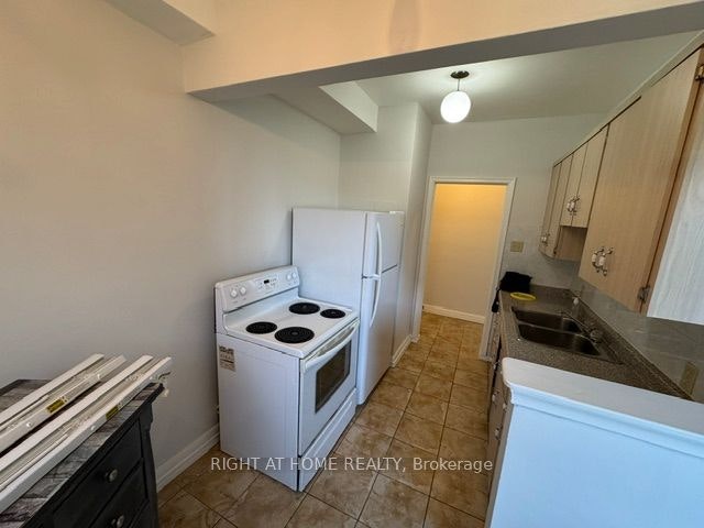 1-1 Wandle Avenue, Toronto, ON, M3M 2L1 - 5
