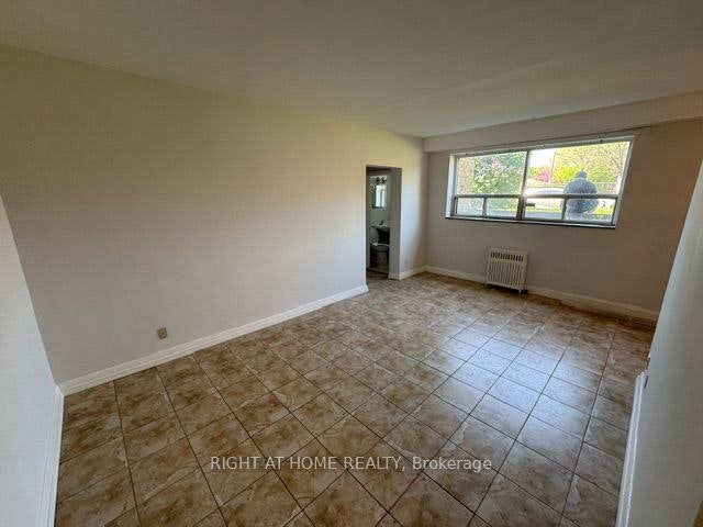 1-1 Wandle Avenue, Toronto, ON, M3M 2L1 - 3