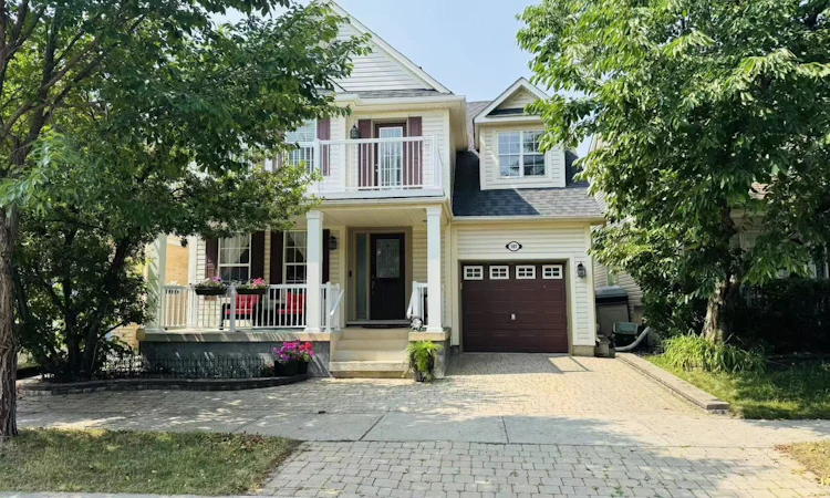 597 Caverhill Crescent