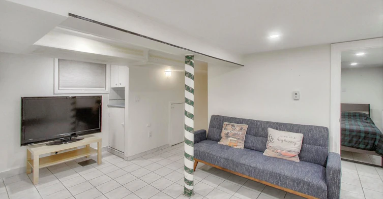 B-1652 Dufferin Street, Toronto, ON, M6H 3L8 - 9