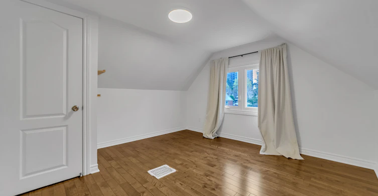 41 Monarchdale Avenue, Toronto, ON, M6M 2S6 - 31