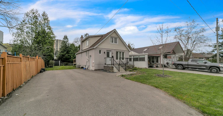 41 Monarchdale Avenue, Toronto, ON, M6M 2S6