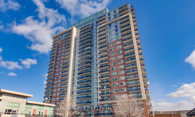 2108-215 Queen Street E