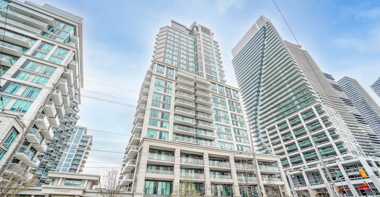 206-2121 Lake Shore Boulevard W, Toronto, ON, M8V 4E9 - 2