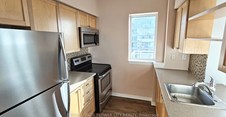 2307-215 Queen Street, Brampton, ON, L6W 0A9 - 9