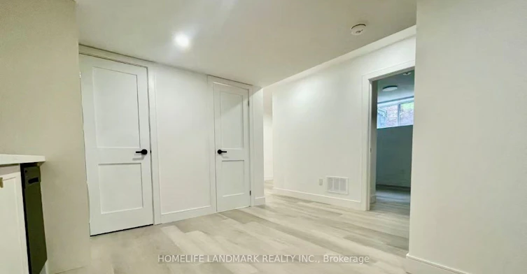 1556 Crestview Avenue, Mississauga, ON, L5G 3P6 - 7