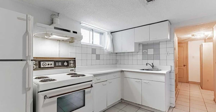 Lower-57 Aziel Street, Toronto, ON, M6P 2N8 - 8