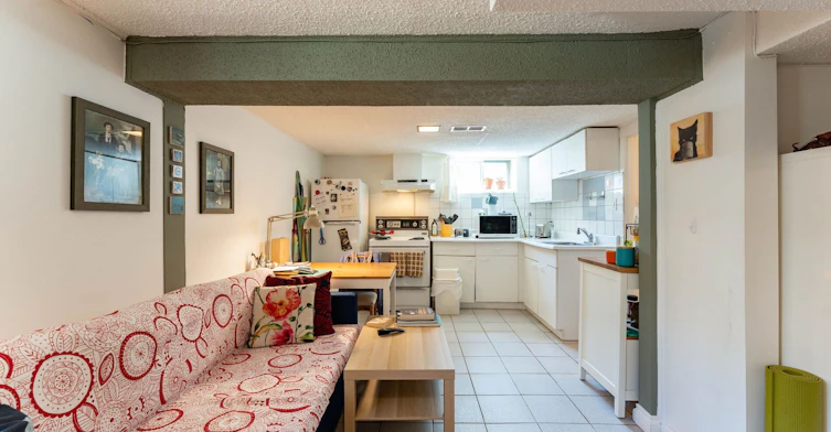 Lower-57 Aziel Street, Toronto, ON, M6P 2N8 - 6