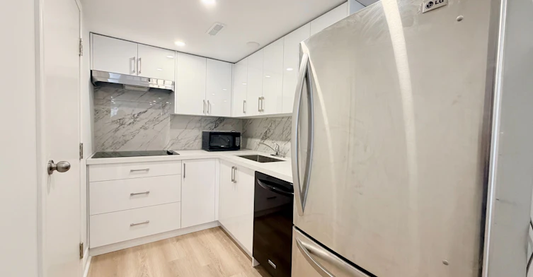 Room 2-450 Abington Avenue, Mississauga, ON, L5A 1L7 - 6