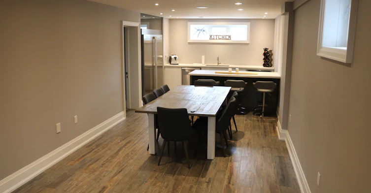 18 Rowse Crescent, Toronto, ON, M9P 3L5 - 8
