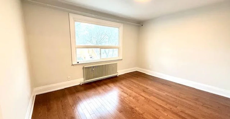 25 Donald Avenue, Toronto, ON, M6M 1J9 - 9