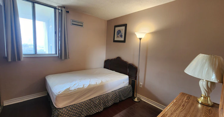 1609-10 Martha Eaton Way, Toronto, ON, M6M 5B3 - 9