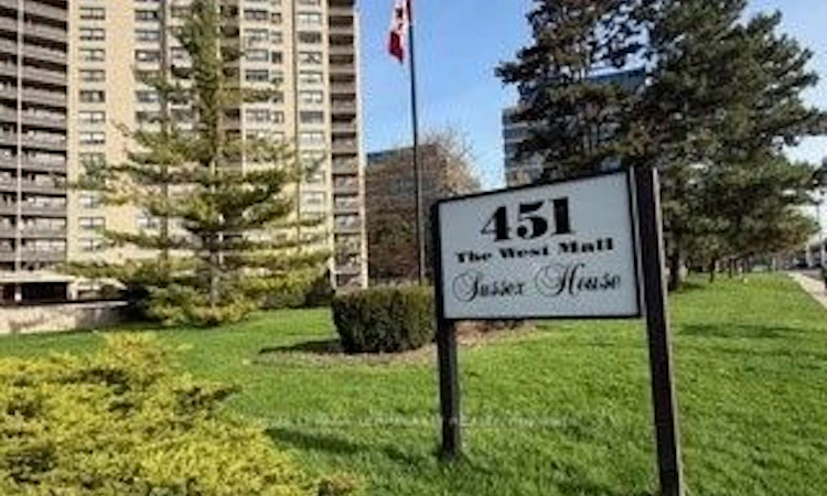 715-451 The West Mall N/A