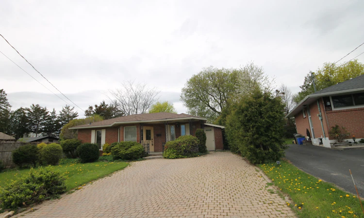 54 Moultrey Crescent