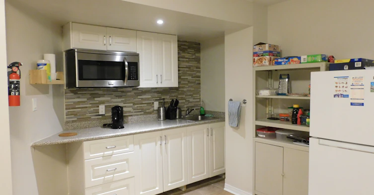 1132 Queen Street W, Mississauga, ON, L5H 4K2 - 4
