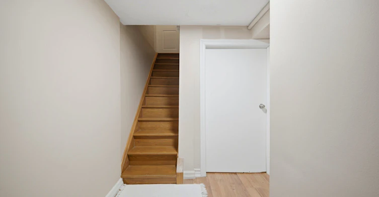 2-2000 Dufferin Street, Toronto, ON, M6E 3R2 - 24