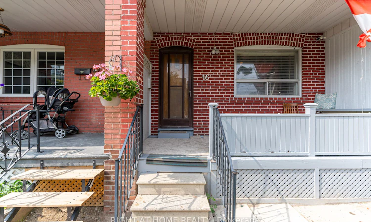 16 Pryor Avenue