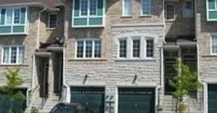 25 Shining Star Crescent, Toronto, ON, M6M 5L6