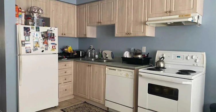 25 Shining Star Crescent, Toronto, ON, M6M 5L6 - 4