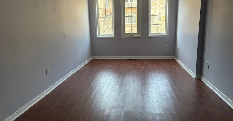 25 Shining Star Crescent, Toronto, ON, M6M 5L6 - 3