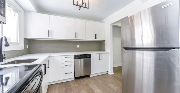 4 Hardcastle Court, Brampton, ON, L6S 2A9 - 7
