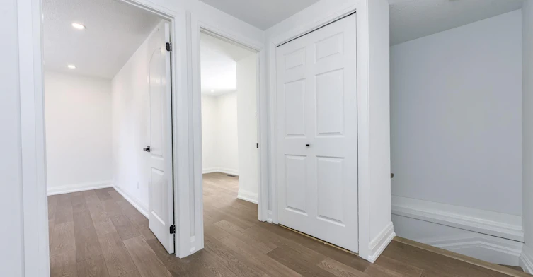 4 Hardcastle Court, Brampton, ON, L6S 2A9 - 17