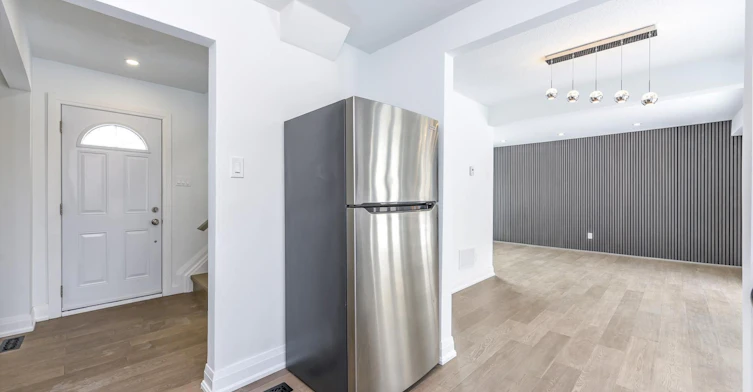 4 Hardcastle Court, Brampton, ON, L6S 2A9 - 5