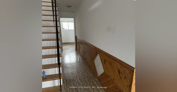 3769 Brandon Gate Drive, Mississauga, ON, L4T 3N1 - 2