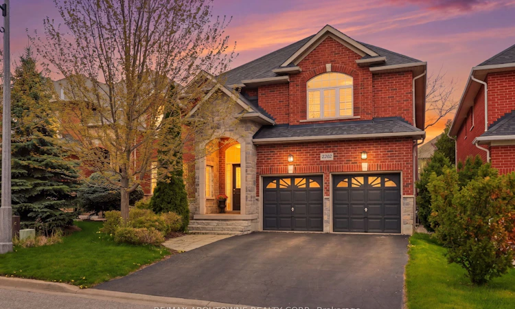 2202 Brookhaven Crescent