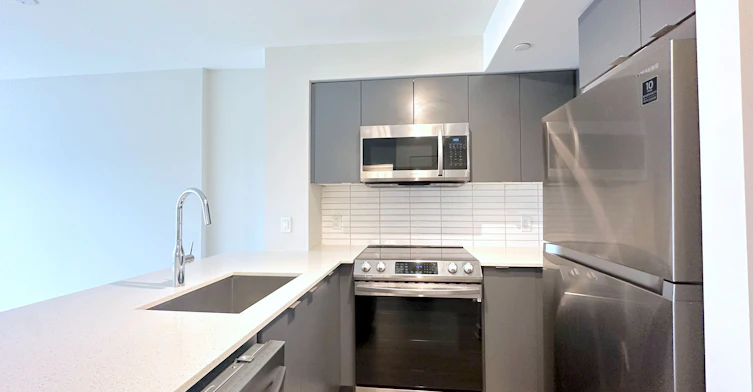 514-3385 Dundas Street W, Toronto, ON, M6S 2S2 - 3