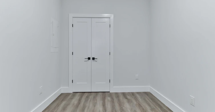 Main Floor-6 Chudleigh Road, Toronto, ON, M6E 1Y8 - 16