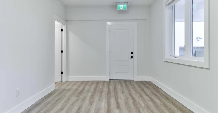 Main Floor-6 Chudleigh Road, Toronto, ON, M6E 1Y8 - 18