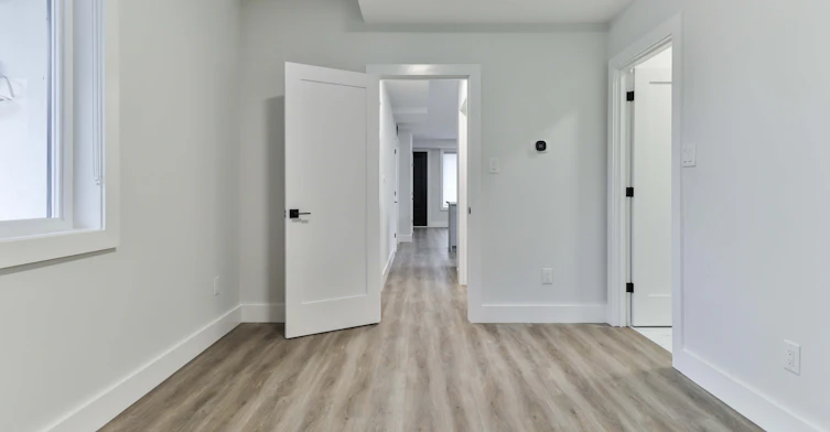 Main Floor-6 Chudleigh Road, Toronto, ON, M6E 1Y8 - 17