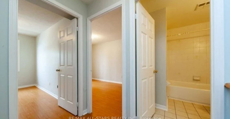 105-37 Four Winds Drive, Toronto, ON, M3J 1K7 - 12