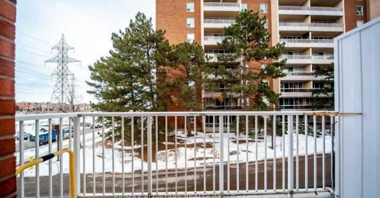 105-37 Four Winds Drive, Toronto, ON, M3J 1K7 - 9
