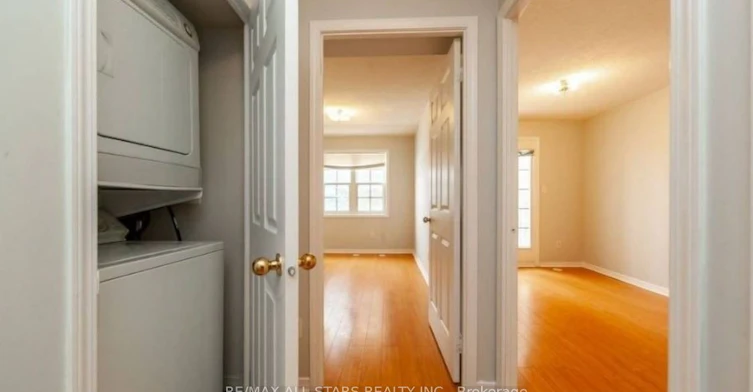 105-37 Four Winds Drive, Toronto, ON, M3J 1K7 - 13