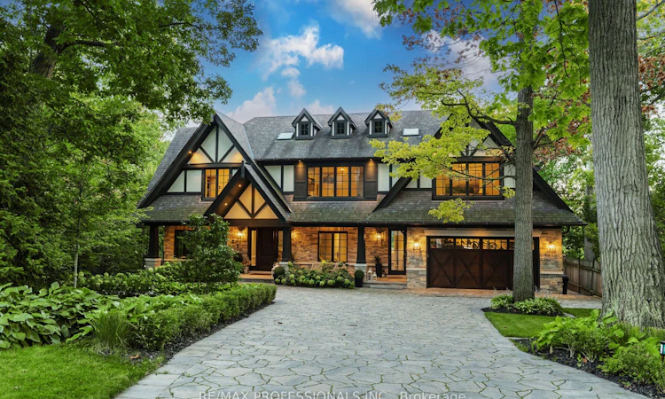 23 Riverside Crescent