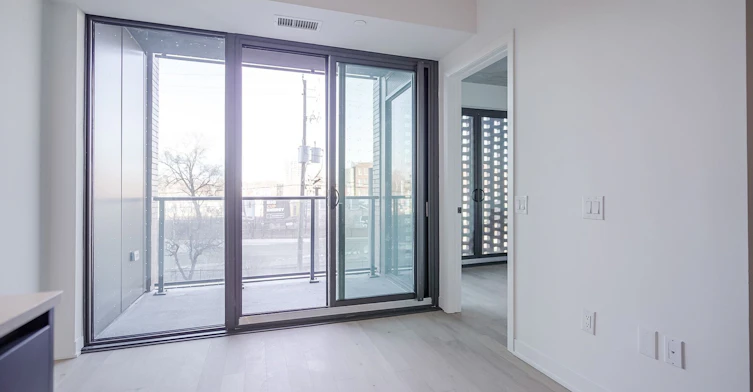 311-2625 Dundas Street W, Toronto, ON, M6P 1X9 - 18