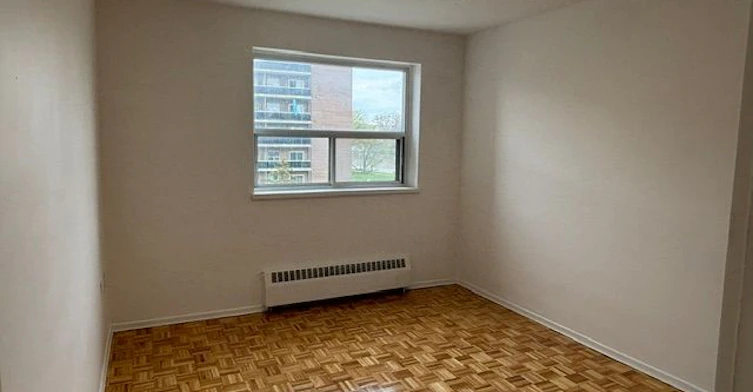 2-305-515 North Service Road, Mississauga, ON, L5A 1B3 - 7
