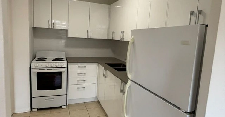 2-305-515 North Service Road, Mississauga, ON, L5A 1B3 - 5