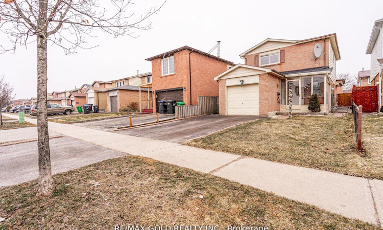 13 Martindale Crescent