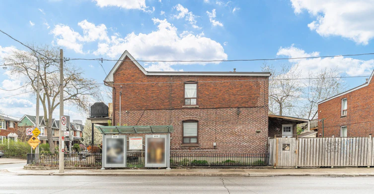 Basement-242 Emerson Avenue, Toronto, ON, M6H 3T6 - 4